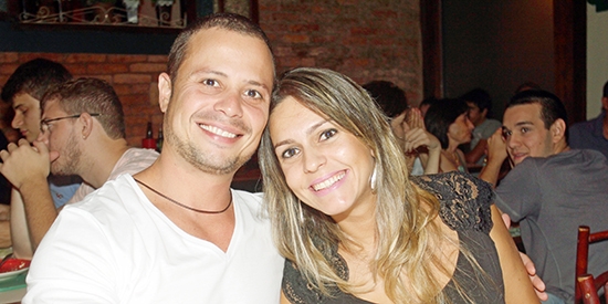 Casal Márcio Maniglia Franchini e Leandra Franchini, na Sapataria da Pizza